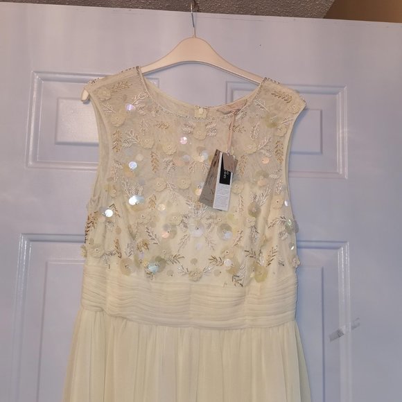 Jenny Packham gown - Picture 2 of 7